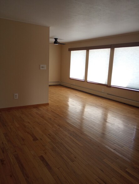 Front room into kitchen area. - 28057 Knowles Rd