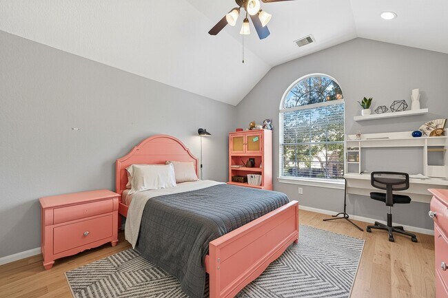 Building Photo - 1206 Coleridge St