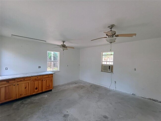Building Photo - 518 Lavon Dr