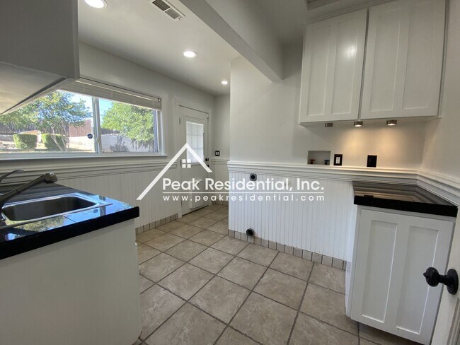 Building Photo - Wonderful  Fair Oaks 3bd/2.5ba Home with R...