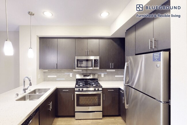 Building Photo - 121 E Rte 66