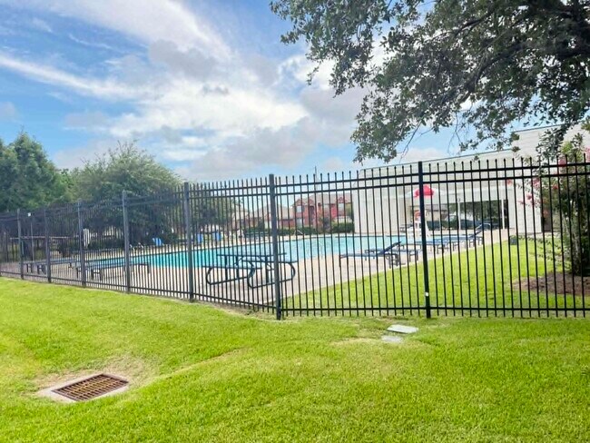 Building Photo - 4710 Meadowthorn Ct