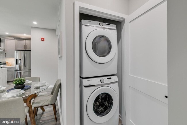 Building Photo - 752 S 16th St