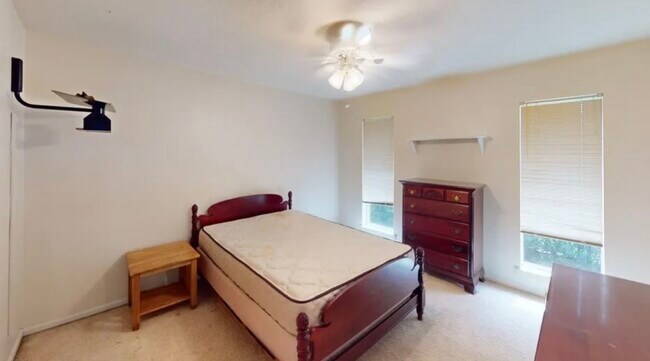 Building Photo - 1120 Brandywine Dr