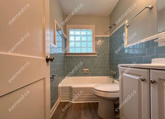 Building Photo - 2776 Palm Dr