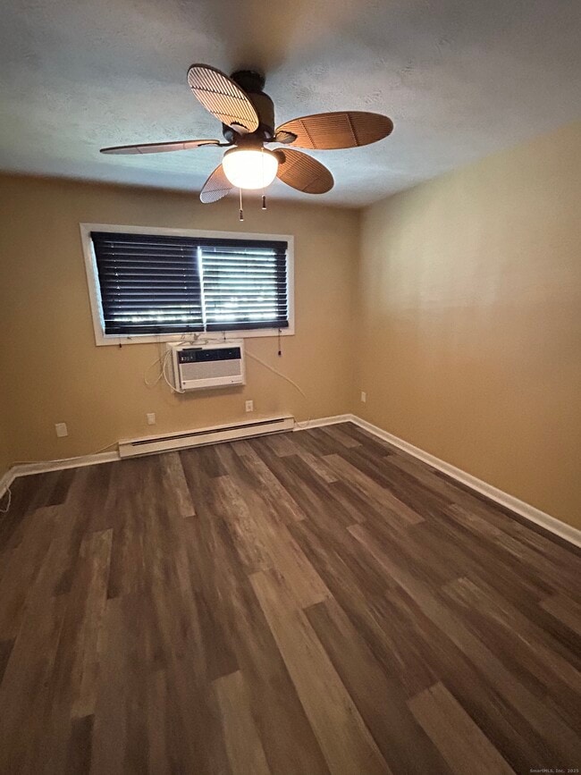 Building Photo - 159 Kings Hwy