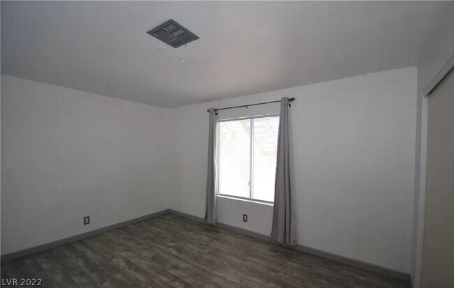 Building Photo - 2020 Mesquite Ln