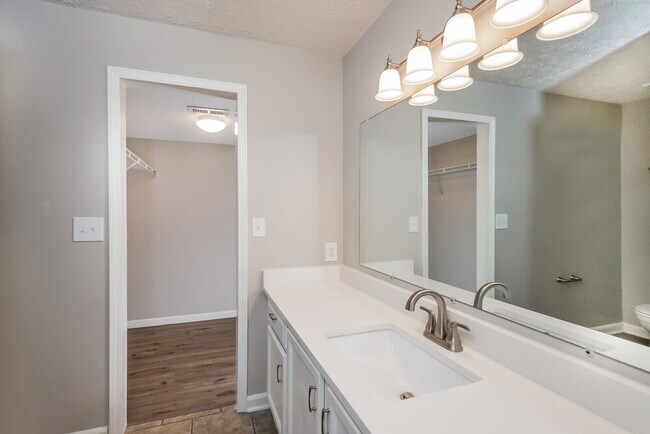 Building Photo - 2156 Turning Leaf Dr