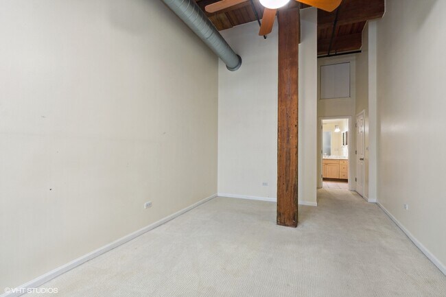 Building Photo - 525 W Superior St