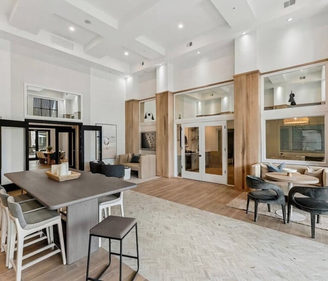 Building Photo - 4504 W Spruce St