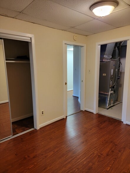 Building Photo - 8348 Stationhouse Ct