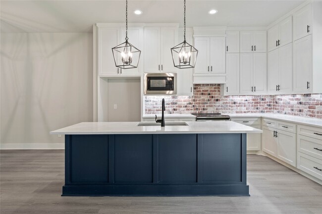 Building Photo - 15109 Paradise Ct