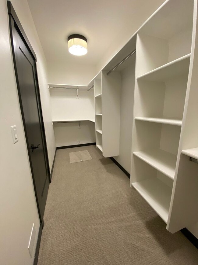 Building Photo - Close to Micron, 3 Bedroom 3 bath w/ a Mil...
