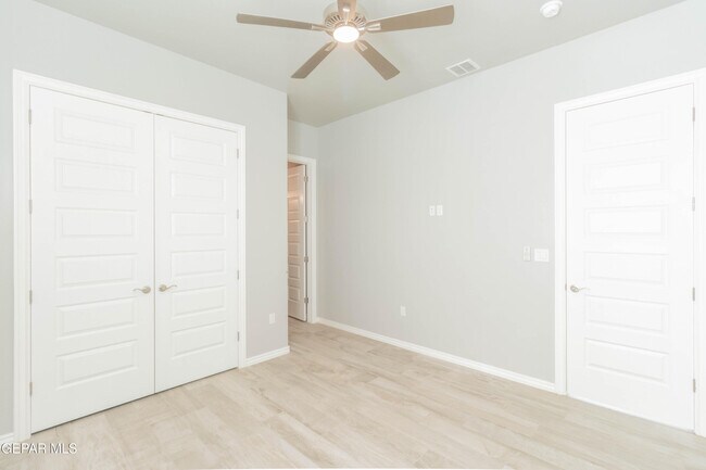 Building Photo - 864 Lemington St