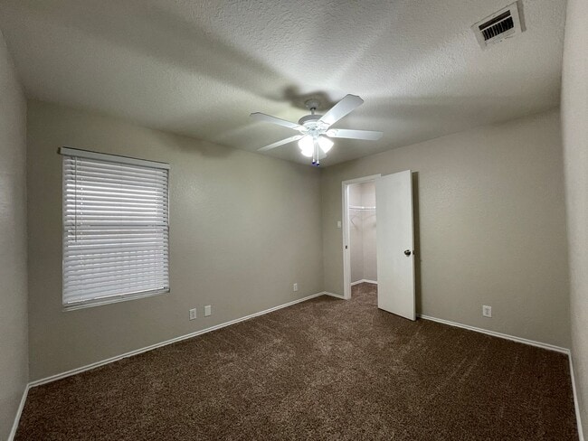 Building Photo - Single Family Home For Rent