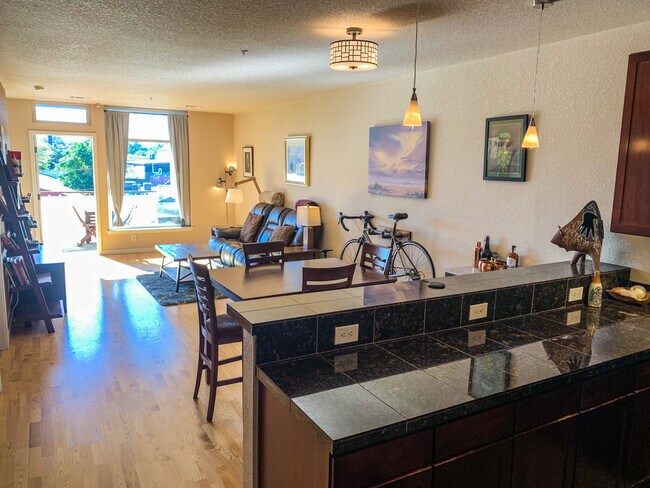 Building Photo - 3101 Blake St