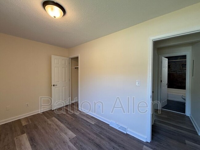 Building Photo - 55 Dawnwood Cir