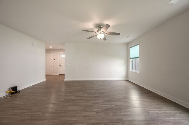 Building Photo - 18304 Patchwork Dr