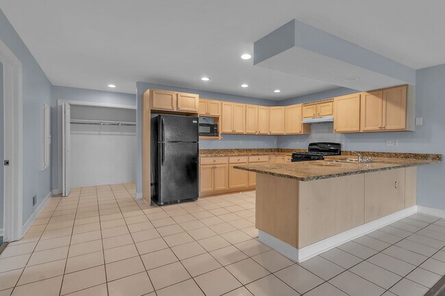 Building Photo - 5938 Newhouse Rd