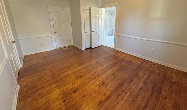 Building Photo - 194 N Clarendon Ave