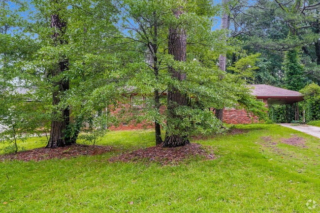 Building Photo - 1090 Longshore Dr
