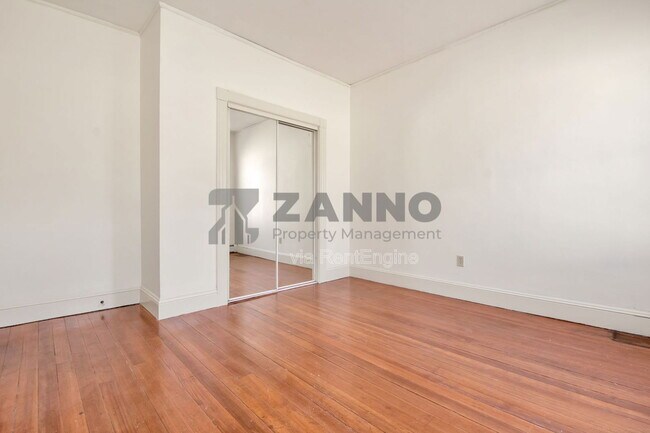 Building Photo - 19 Arnold St