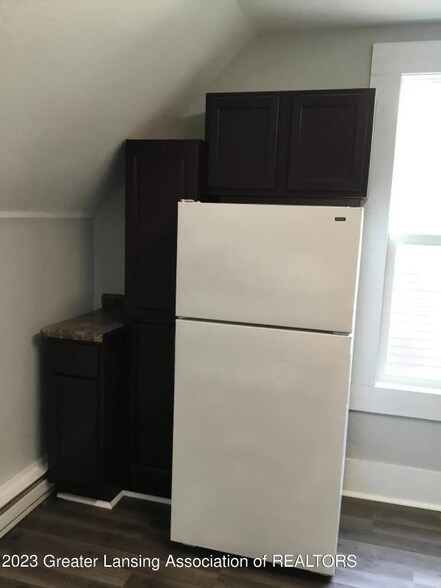 Building Photo - 1037 E Oakland Ave