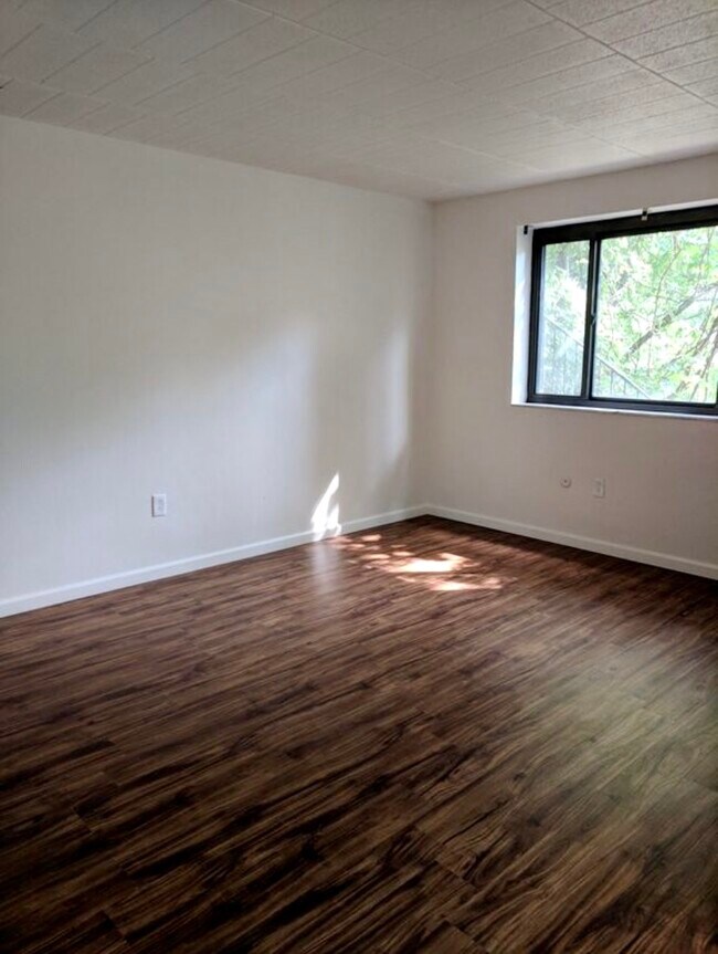 Building Photo - 3457 Evergreen Rd