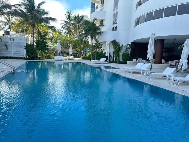 Building Photo - 6365 Collins Ave