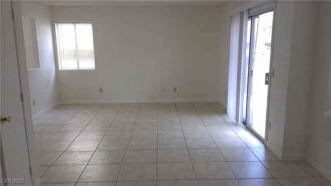 Building Photo - 1105 Overture Dr