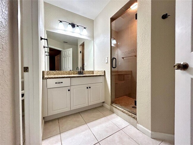 Building Photo - 6211 Ashbury Palms Dr