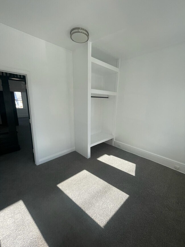 Building Photo - 114 Overlook Ave