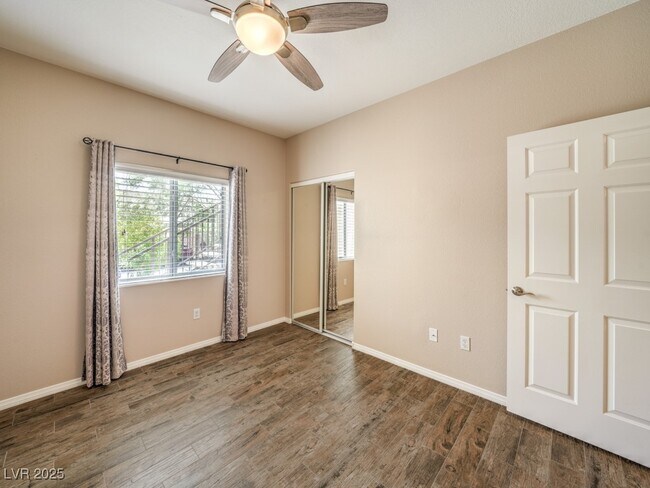 Building Photo - 2291 W Horizon Ridge Pkwy