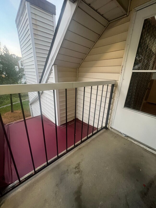 Building Photo - 10421 Beacon Ridge Dr