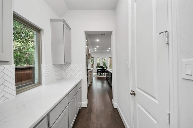 Building Photo - 14827 Vista Chase Trl
