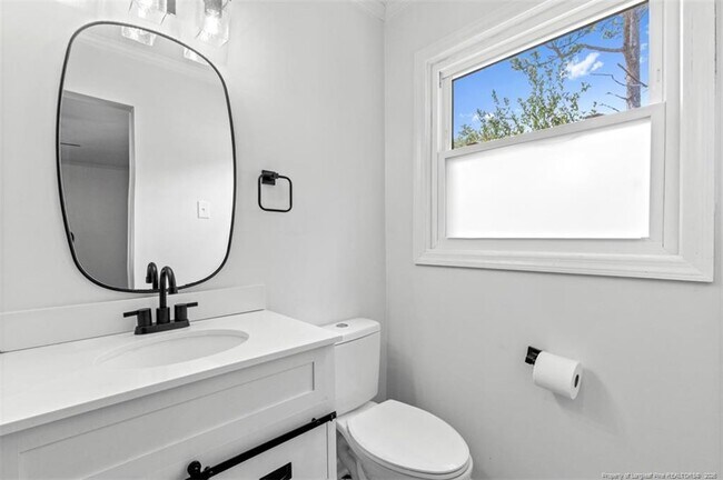 Building Photo - 2710 Fordham Dr