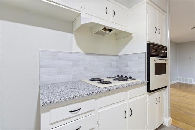 Building Photo - 100 Spinner Cir