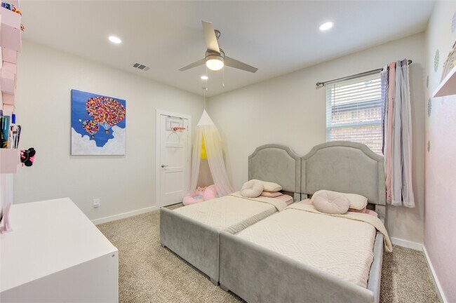 Building Photo - 22534 Petrizzi Ln