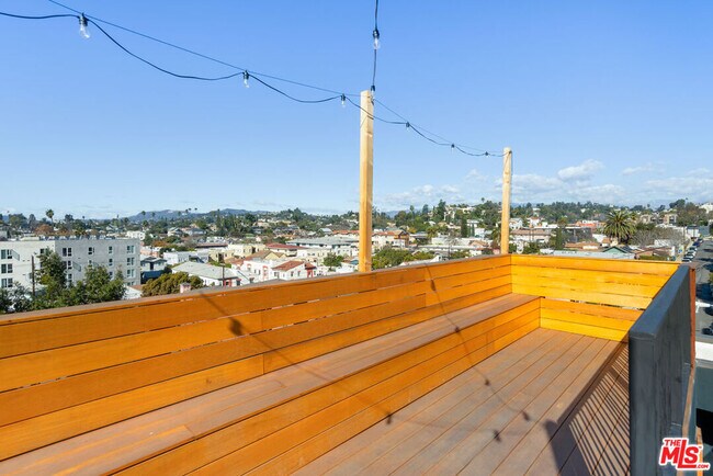 Building Photo - 1416 Fairbanks Pl