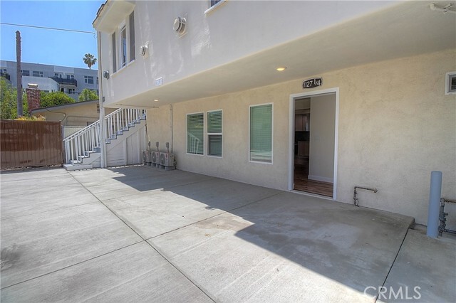 Building Photo - 1127 Manzanita St
