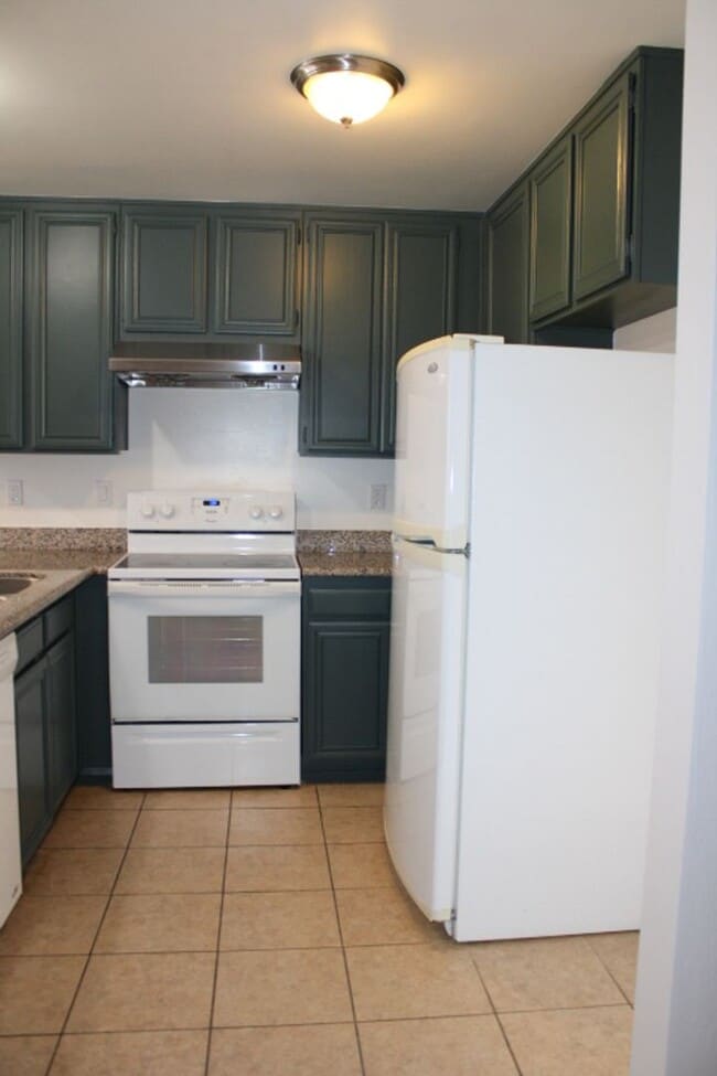 Building Photo - 2152 Blue Jay Cir., Pinole, CA 94564