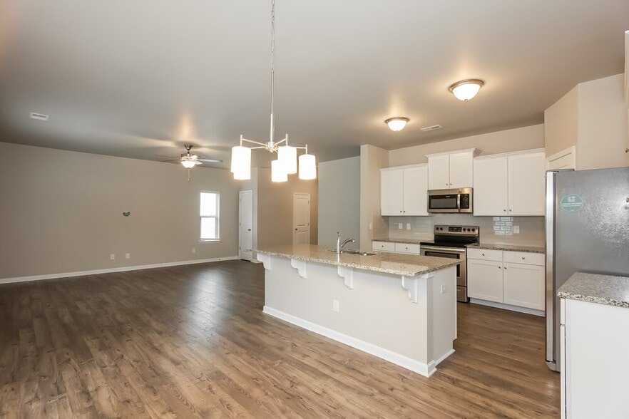 Building Photo - 208 Neal Dr
