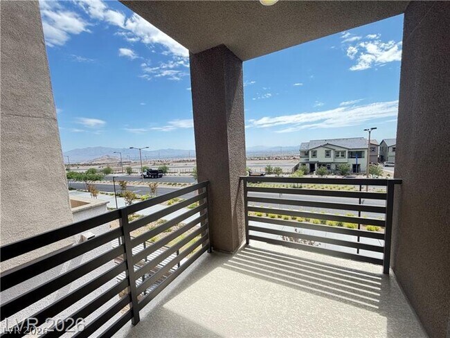 Building Photo - 1741 N Desert Foothills Dr