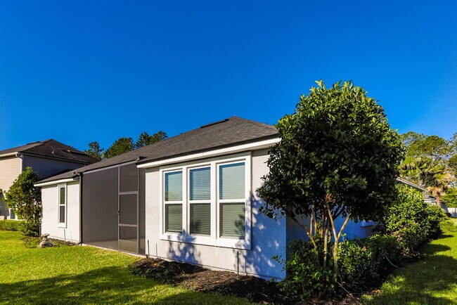 Building Photo - 2171 Club Lake Dr