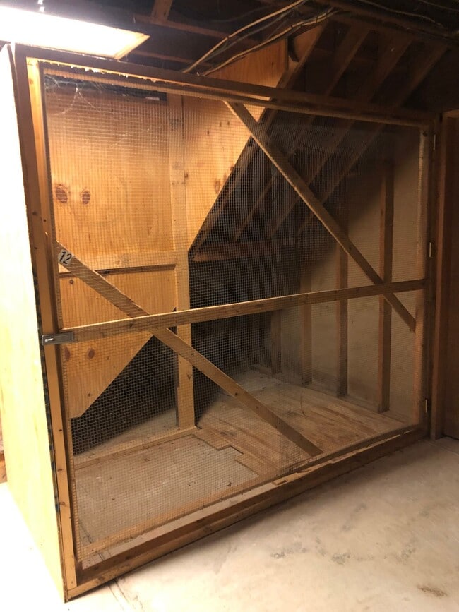 Building Photo - 172 Chestnut St