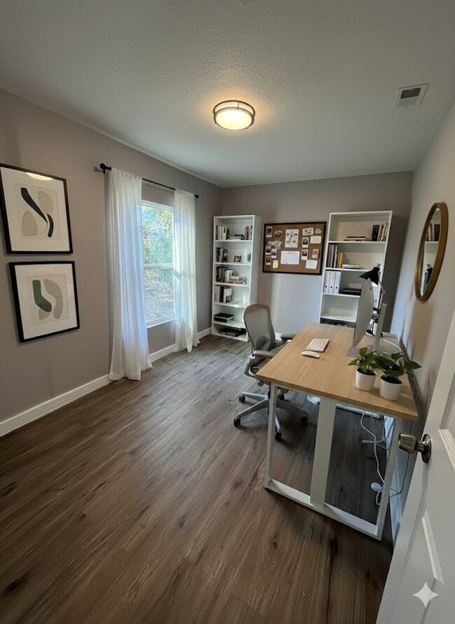 Building Photo - Welcome Home to Comfort & Community in Austin!