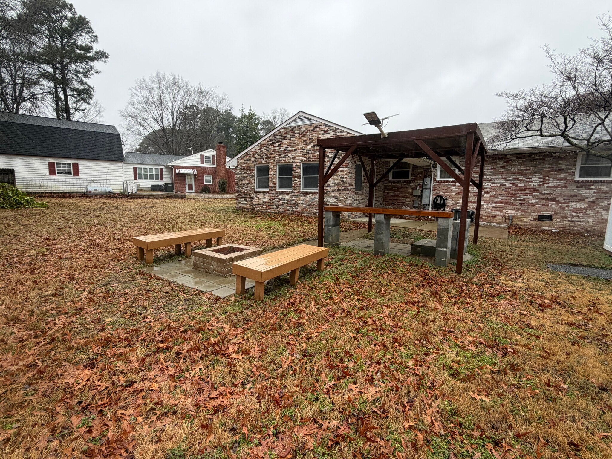 Building Photo - 105 bailey road