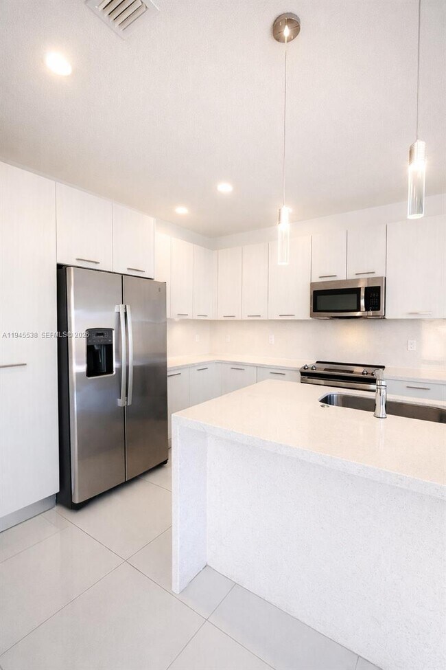 Building Photo - 15808 SW 136 Way