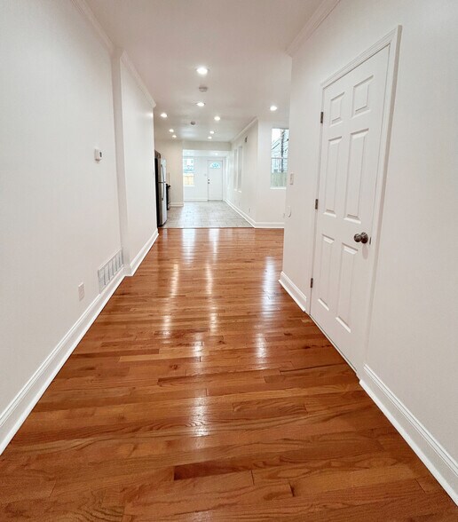 Building Photo - 1241 Orthodox St