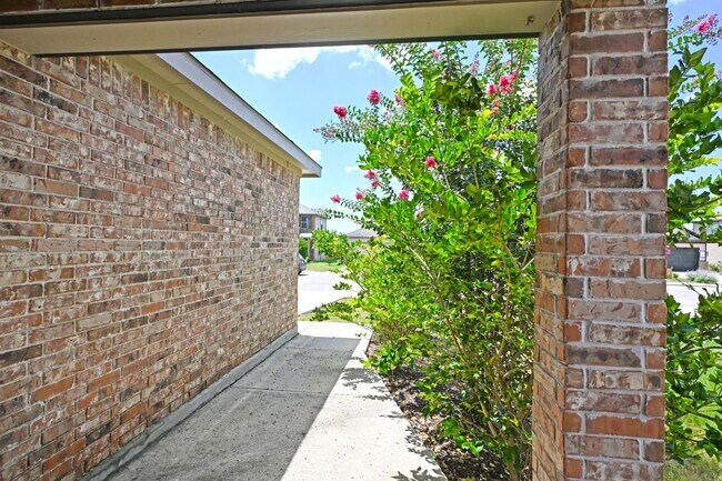 Building Photo - 133 Buttercup Bnd